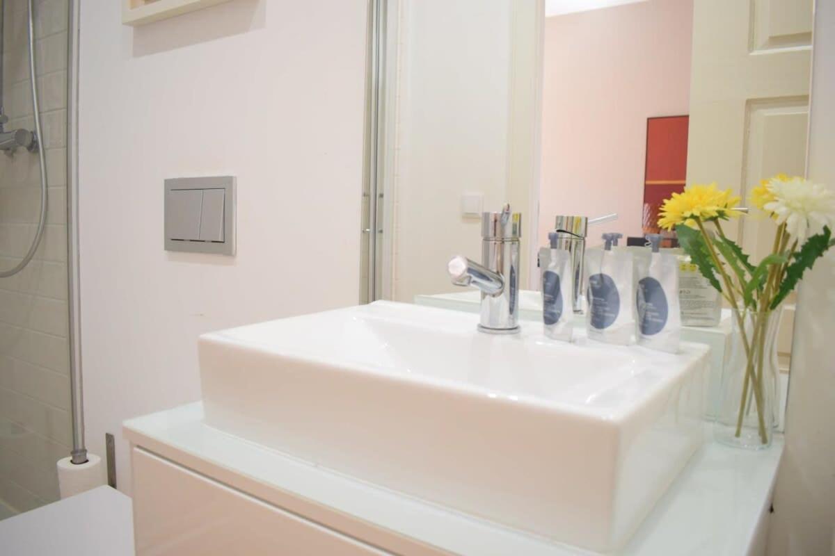 Liiiving In Porto - Vintage Balcony Apartment Ngoại thất bức ảnh